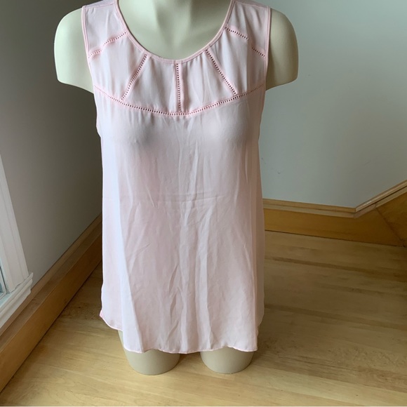 Loft - 10$ Pink sleveless flowy top 🐳 2/16$ - Picture 1 of 11